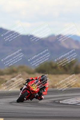 media/Nov-16-2025-Race Pace (Sun) [[8c5fa54630]]/Non Verified Riders (1st 20 Minutes)/5-Turn 15 (110pm)/